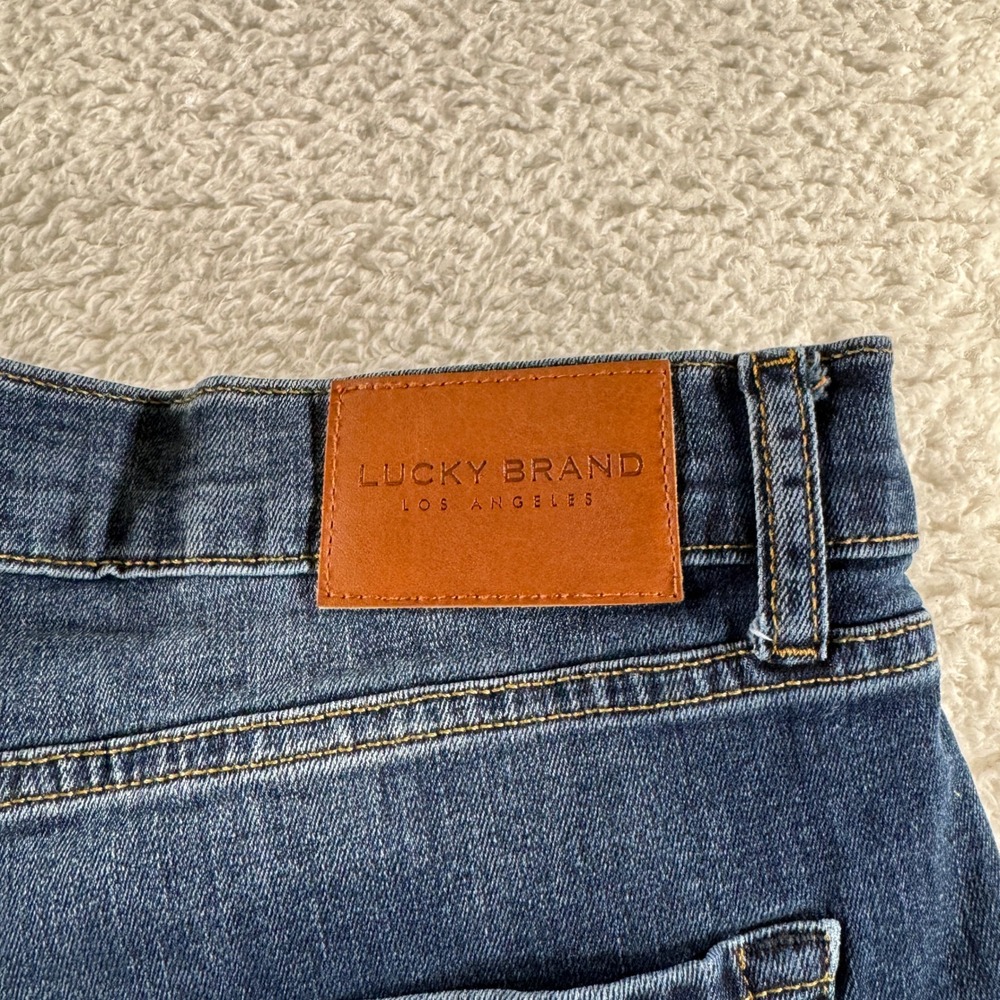 Lucky Brand Men's 410 Athletic Straight Fit Stretch 5 Pocket Jean 38x30 Clean‎ - Picture 3 of 12